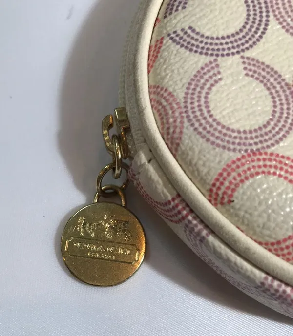 Coach Cream Round Shape Wallet - Image 2