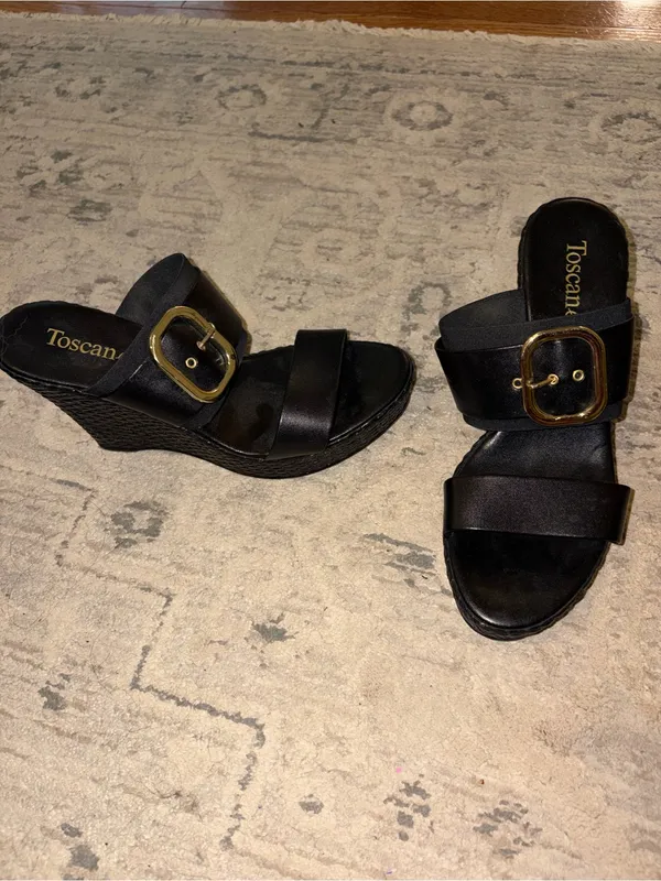Black Slide Sandals with Gold Buckle Accent Size 8 - Image 3