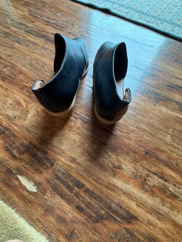 Unbranded Black Faux Leather Pointed Toe Cutout Flats Size 39 - Image 3