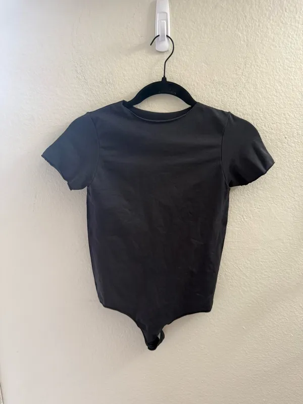 Skims Essential T Shirt Thong Bodysuit Size L/XL Black Seamless Shapewear Casual - Image 3