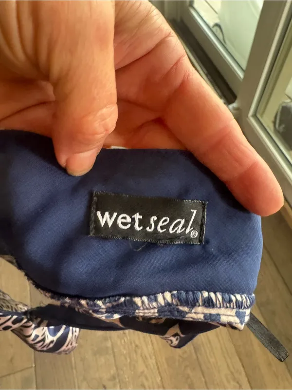 Wet Seal Navy and White Halter Dressy Tank with Decorative Print - Image 6