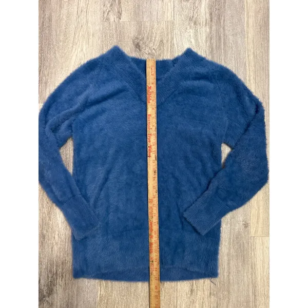 Sunday Best Aritzia Womens Blue Fuzzy Eyelash Knit V-Neck Sweater Small Pullover - Image 4