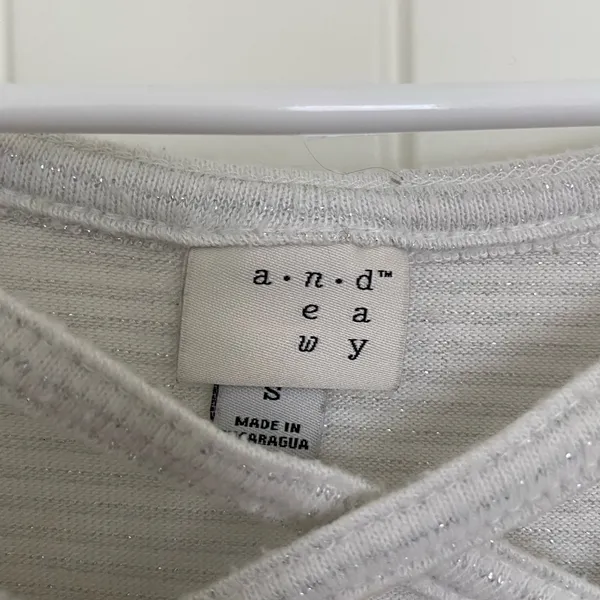 NWOT A New Day women’s white gray‎ striped stretchy knit blouse small - Image 3