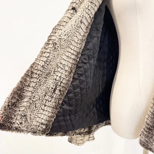 Alice and Olivia Leana Jacket Size XS Faux Fur Shawl Collar Mob‎ Wife Cozy Glam - Image 4