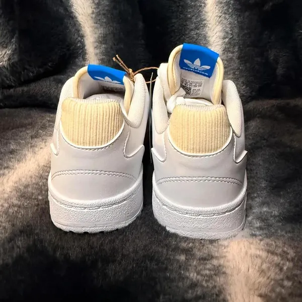 Adidas NY 90 J Women’s 6.5 Youth 5 White Blue Trefoil Sneakers New in Box - Image 6