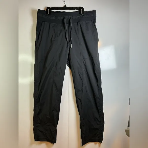 Lululemon Women's Black Jogger Pants 090 - Image 2