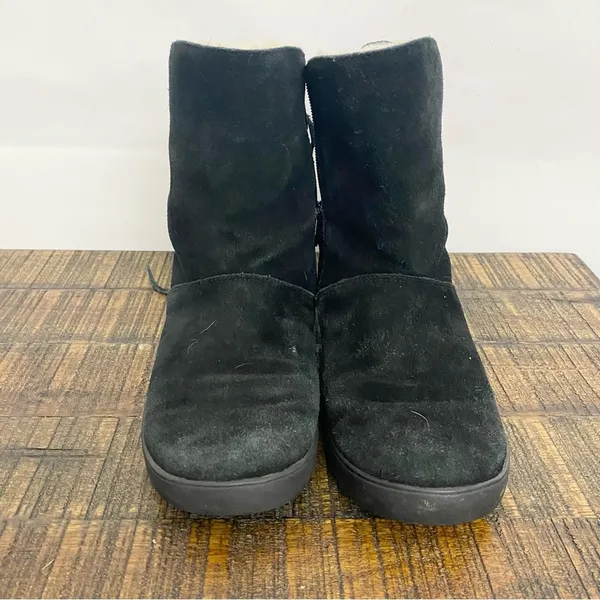 Koolaburra by Ugg Shazi Black Suede Tie Back Boots Sz 9 - Image 4