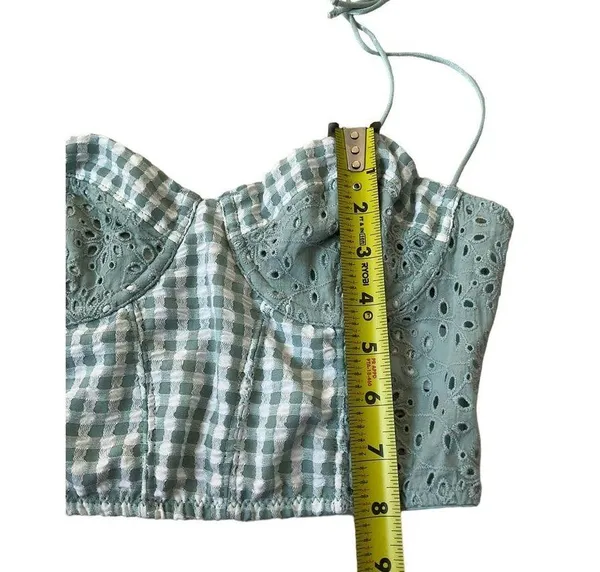 Urban Outfitters Green Size M Eyelet Crop Top (10H-30) - Image 5