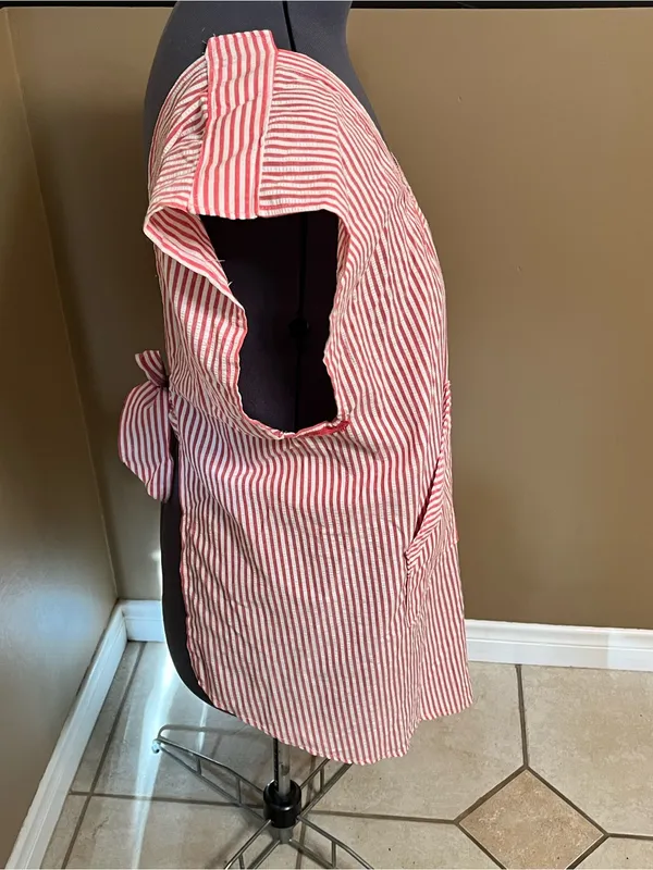 VTG country cottage-core Full apron Bib Seersucker Handmade Red White Stripe Tie - Image 4