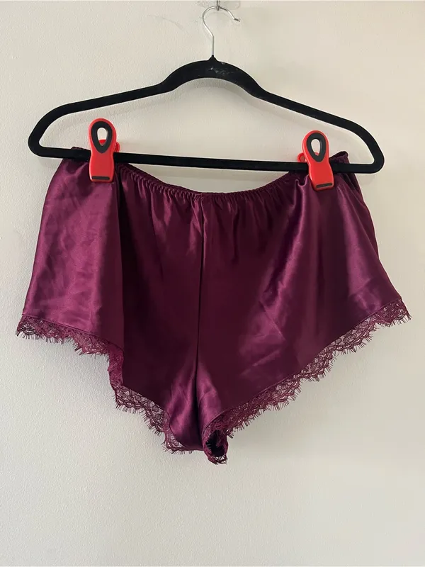 Victoria's Secret Burgundy Purple Satin Pajama Shorts Medium Lace Trim Sleepwear - Image 5