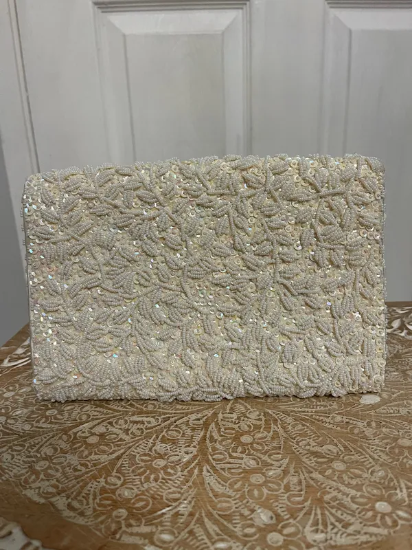 La Regale Beaded Ivory Sequin Envelope Clutch - Image 4