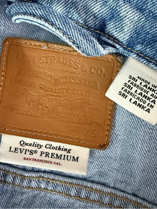 Levi’s Premium Light Wash Denim Trucker Jacket XS Cotton Women’s - Image 5