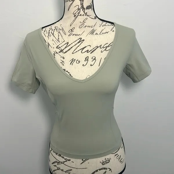 Lululemon Nulu Cropped Slim Yoga Short Sleeve | Green Fern - Image 2