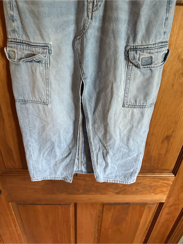 American Eagle Outfitters Light Wash Denim Midi Skirt with Front Slit - Image 6