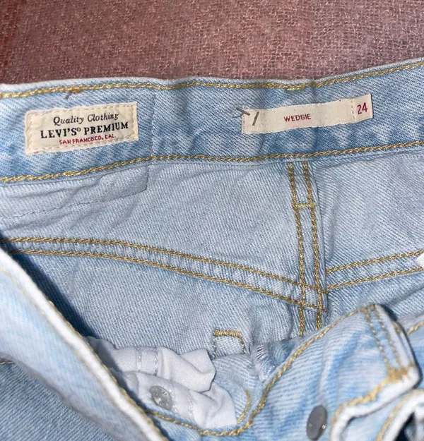 Levi’s Wedgie Jeans - Image 3