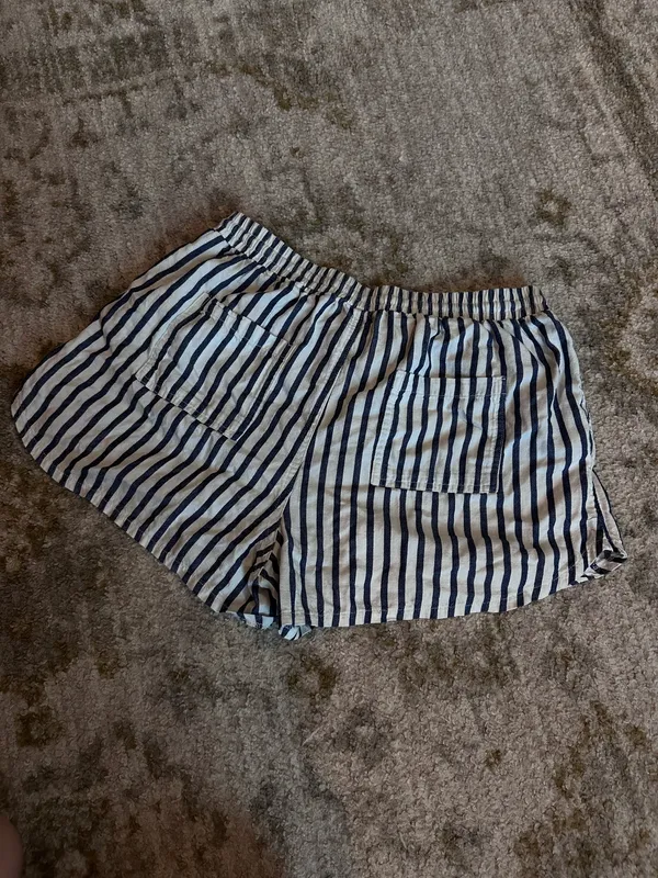 Universal Threads Shorts - Image 2