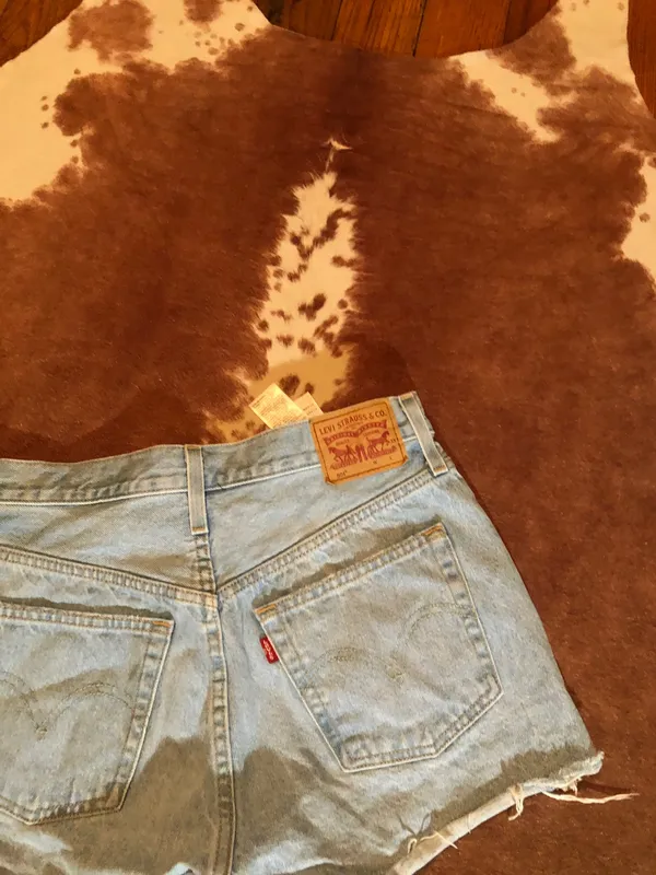 Levi's button fly light washed shorts  size 29 - Image 4