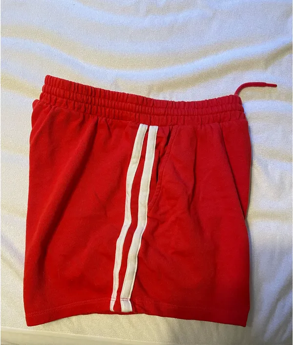 Old navy sweat shorts - Image 2