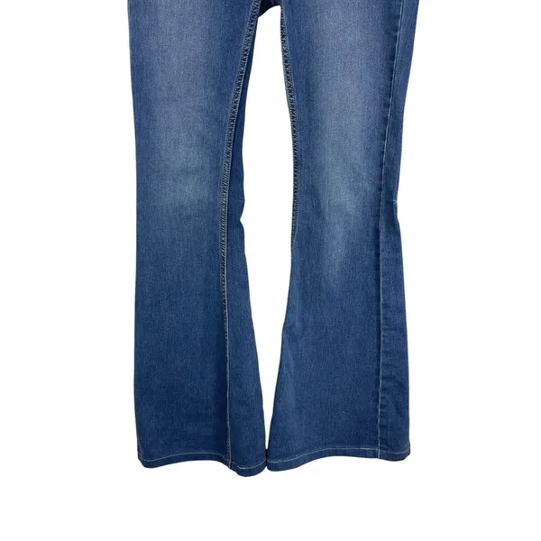 We The Free Free People Flare Jeans 26 Blue Stretch Bell Bottom Boho Indie Retro - Image 2