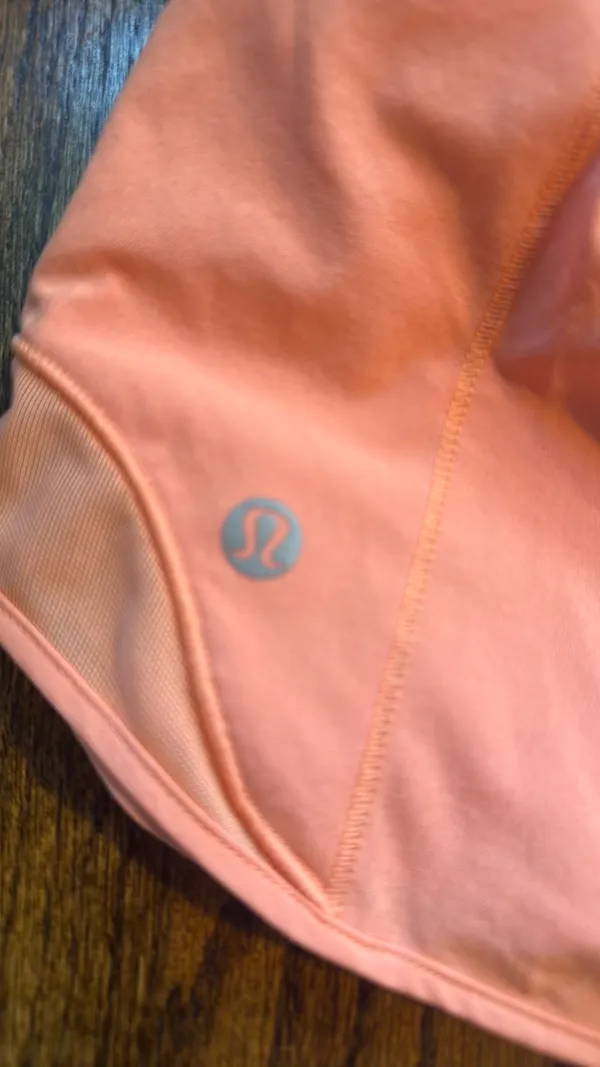 Lululemon Shorts Hotty Hot 2.5" - Image 4