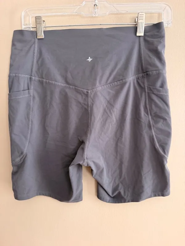 Halara L Womens Gray High-Waisted Athletic Shorts With Side Pockets - Image 2