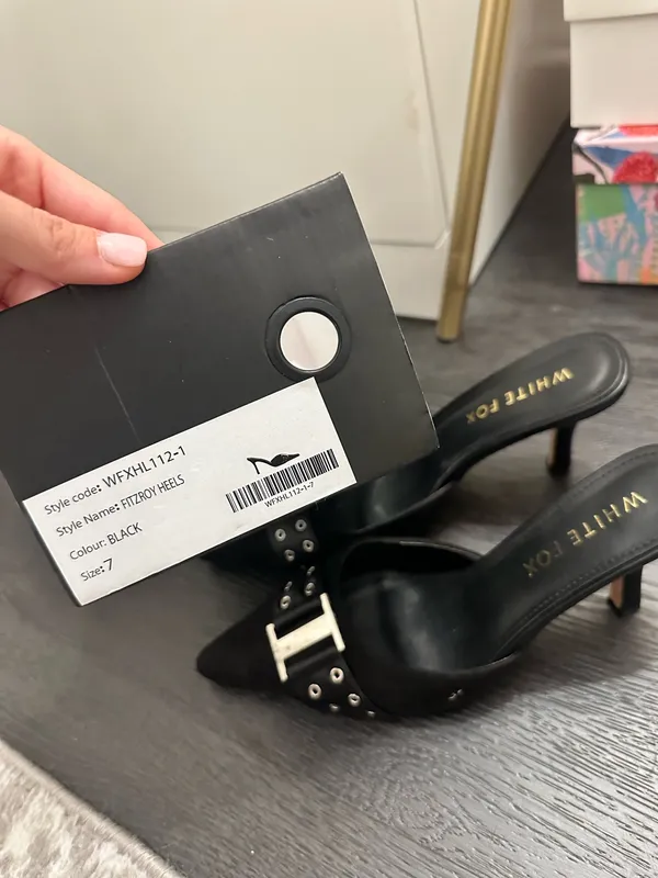 White fox closed toe black heels - Image 3