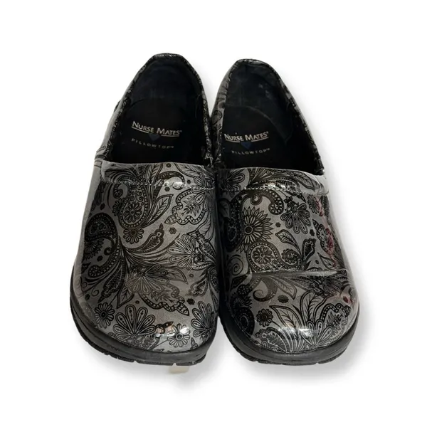 Nurse Mates Gray Paisley Pillow Top Cushion Clogs Sz 8W - Image 5