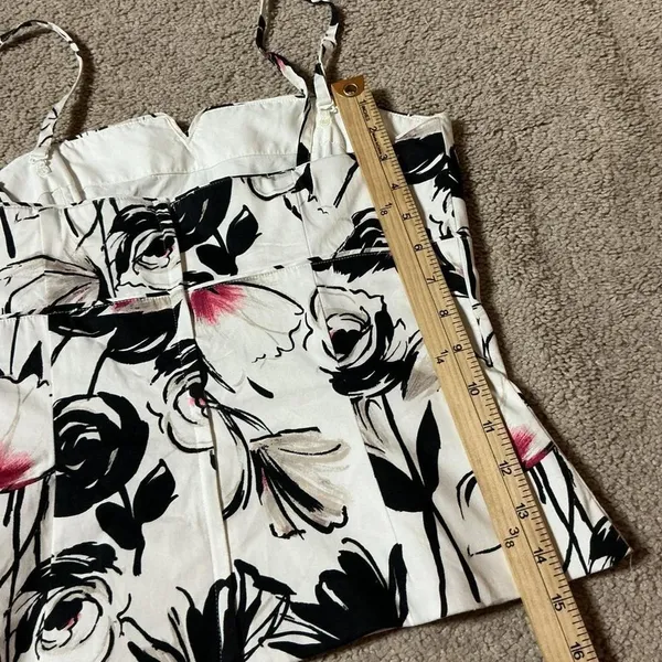 White House Black Market Floral Peplum Cami Coreset Top Black‎ White Pink Size 8 - Image 5