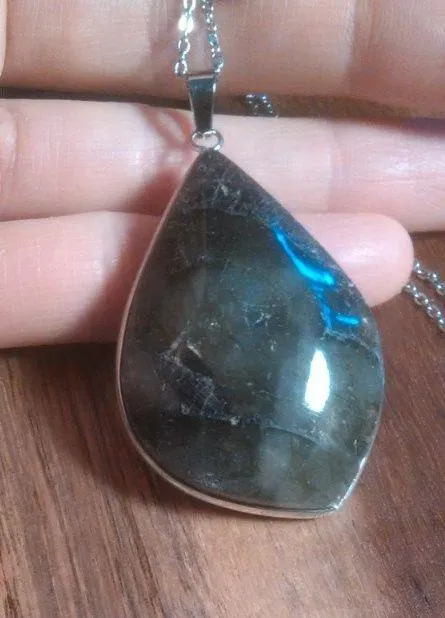 Malagasy Labradorite Stainless Steel Pendant Necklace - Image 4