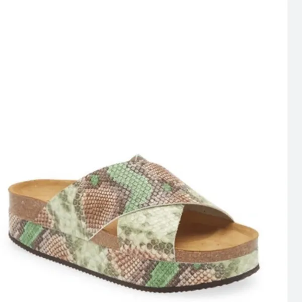 Sidelines Flatform Sandals - Image 4