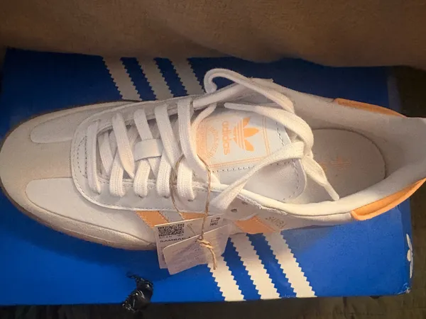 Adidas Sambae J’s White w/ Orange Size 7Women - Image 4
