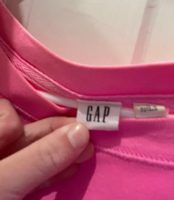 Gap Hot Pink Crewneck. - Image 4