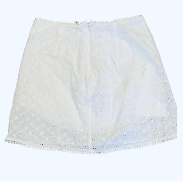 Urban Outfitters Le Lis White Eyelet Pom Pom Mini Skirt Lined S - Image 5