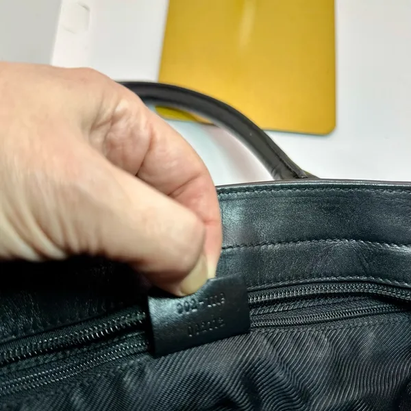 Gucci Black Tote Hand Bag with Iconic GG Design - Image 4