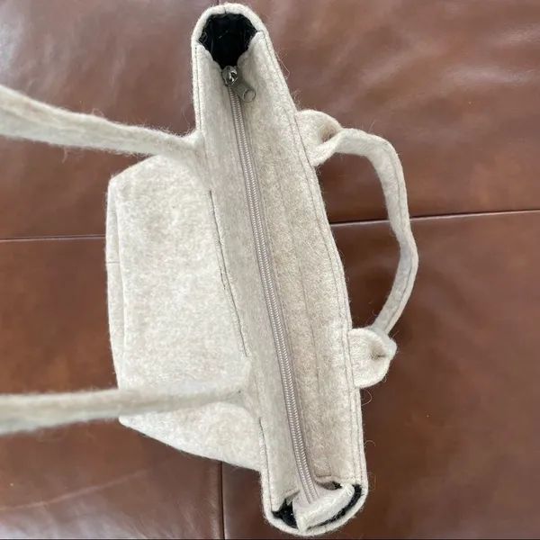 NWT Artisan Mongolian Woolcraft Quilt Square Tote Neutrals New - Image 7