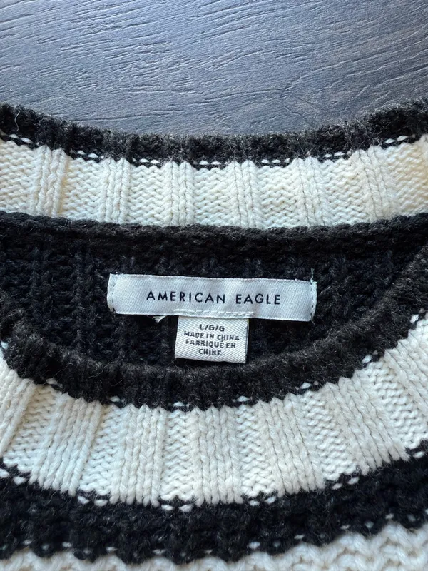 American Eagle Sweater Cropped - Image 5