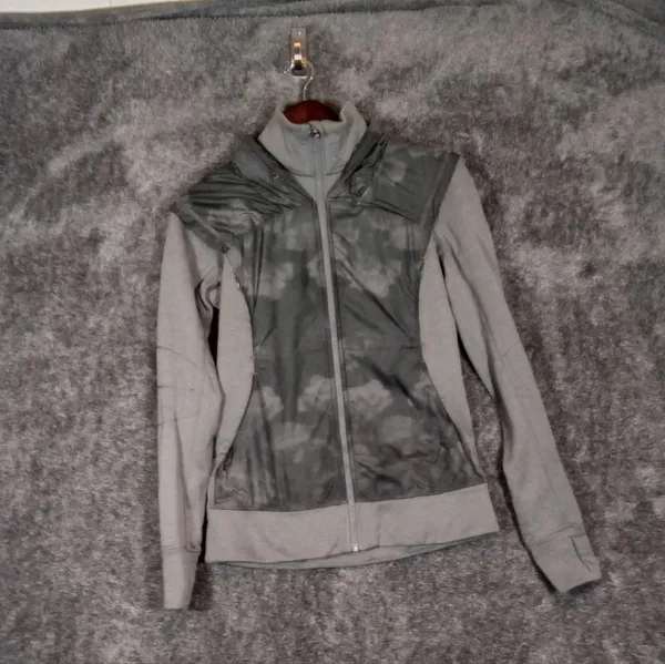 Lululemon snug printer Heather gray jacket Packable Hood  size 6 - Image 3