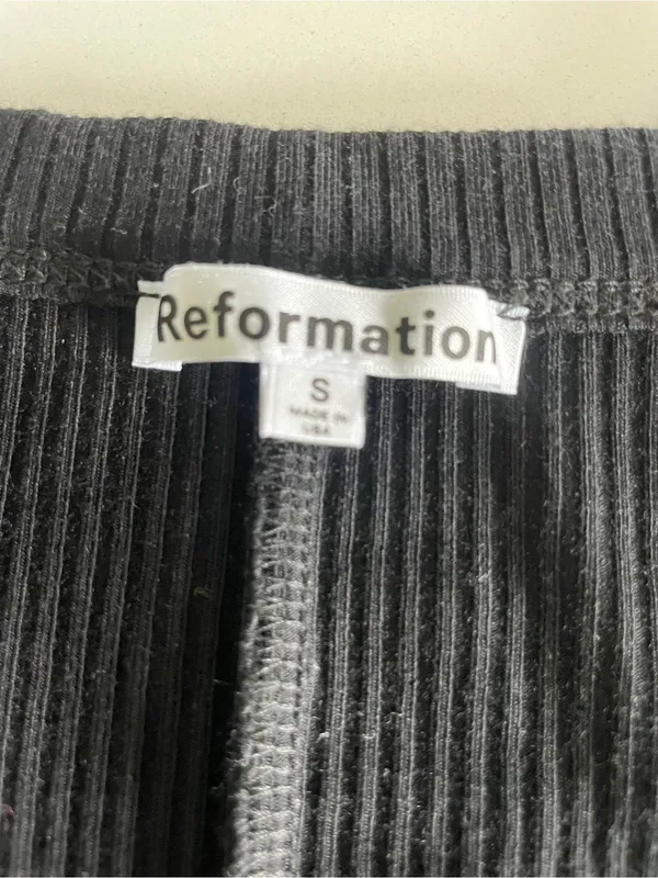 Reformation Paige Ribbed Knit Scoop Neck Long Sleeve Crop Top Black S - Image 4