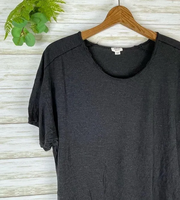 Aritzia Wilfred Dark Charcoal Slouchy Raw Hem Tee - Image 4