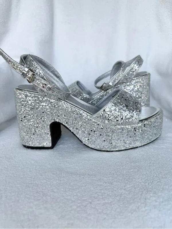 Olivia Miller Women's Silver Glitter Capricorn Platform Heels Size 9 - Image 4