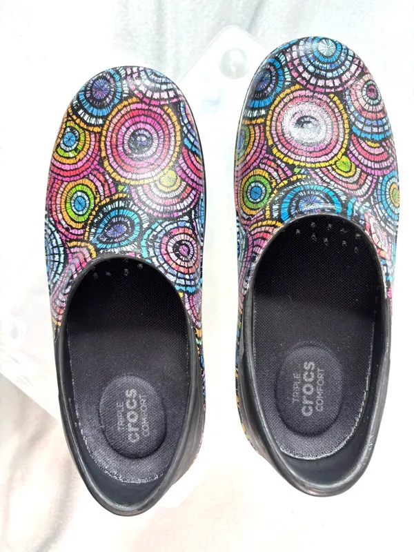 CROCS Triple Comfort 7 Women's Multicolor Circular Artistic Pattern Slip-On Clog - Image 3