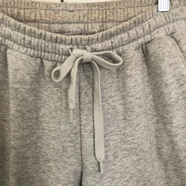 Heather Gray Fabletics Crop Jogger Sweatpants Size M - Image 2