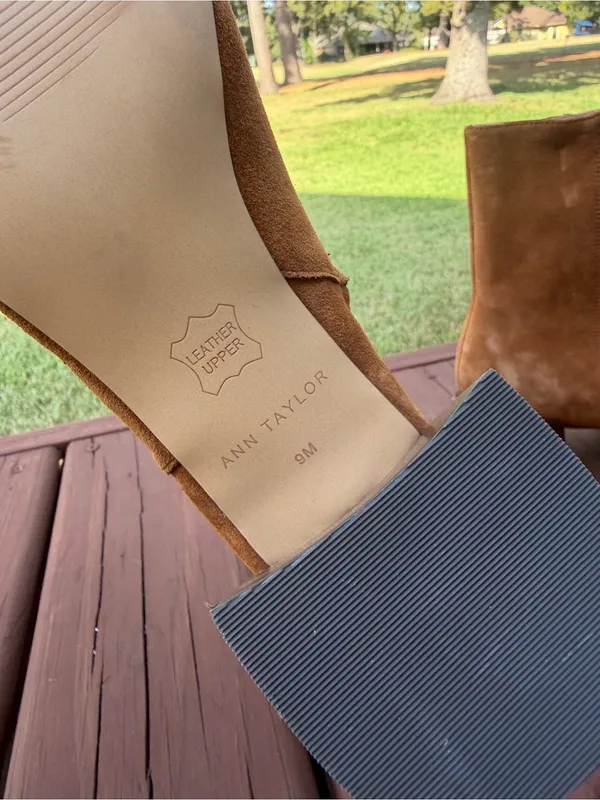 Ann Taylor Brown Suede Square Toe Sculptural Heel Boots Size 9 - Image 9