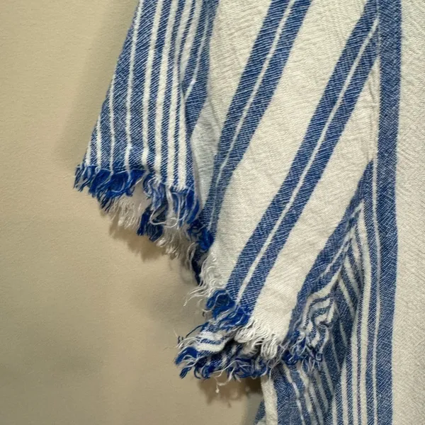 Cloth‎ & Stone Anthropologie Blue And White Striped Frayed Hem Top Sz S - Image 3