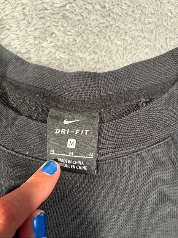 Nike Black Cropped Crewneck Sweatshirt logo medium - Image 6