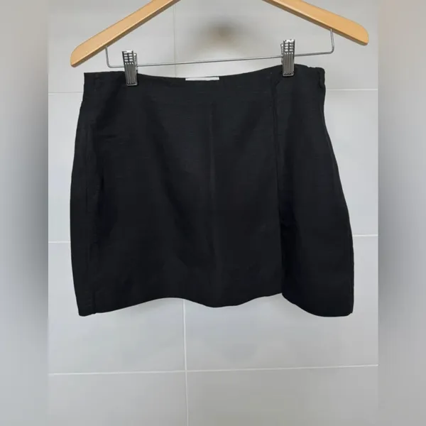H&M Classic Black Mini Skirt Size‎ 6 - Image 2