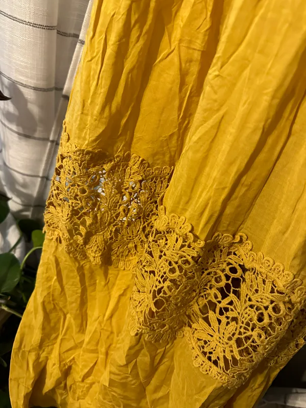 Yellow dress - Image 2