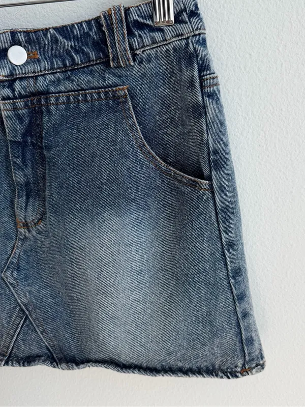 Le Lis Collection Denim Mini Skirt XS Blue Wash Cotton Y2K Casual - Image 4