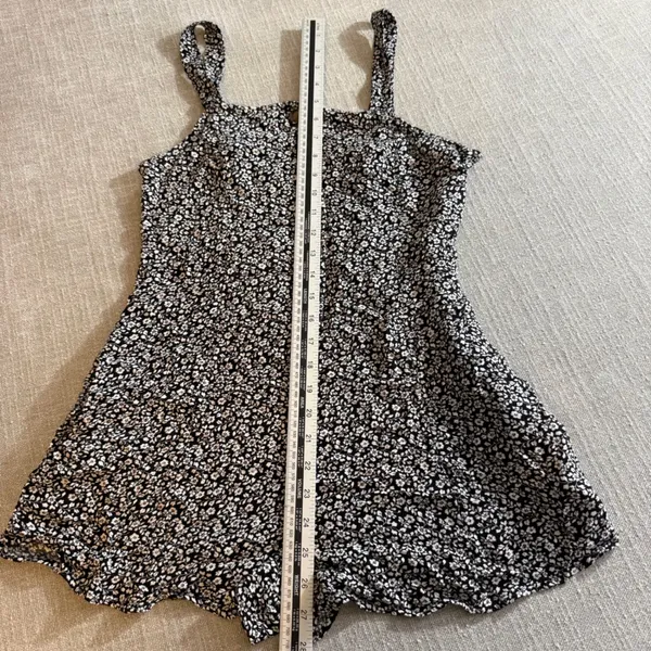 American‎ Eagle Floral Romper Medium Shortall Button Front Smocked Back Boho - Image 5