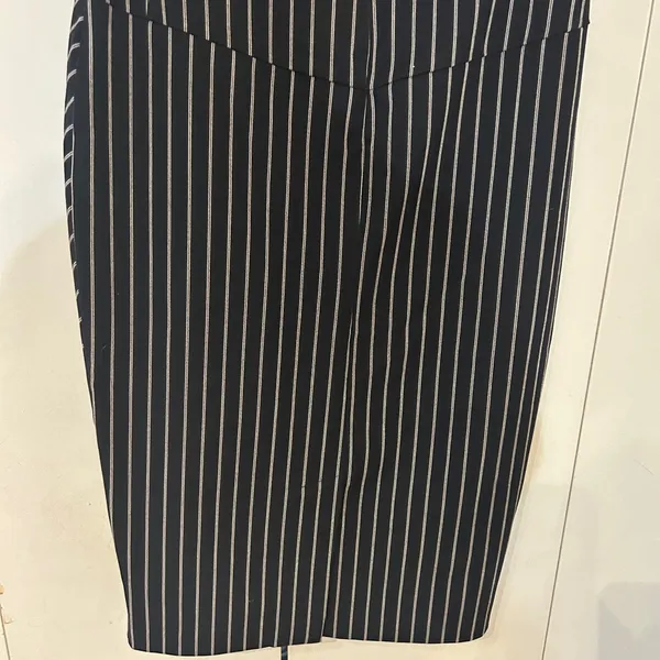 Navy Pinstripe Pencil Skirt - Sleek Office to Evening Wear - Image 7